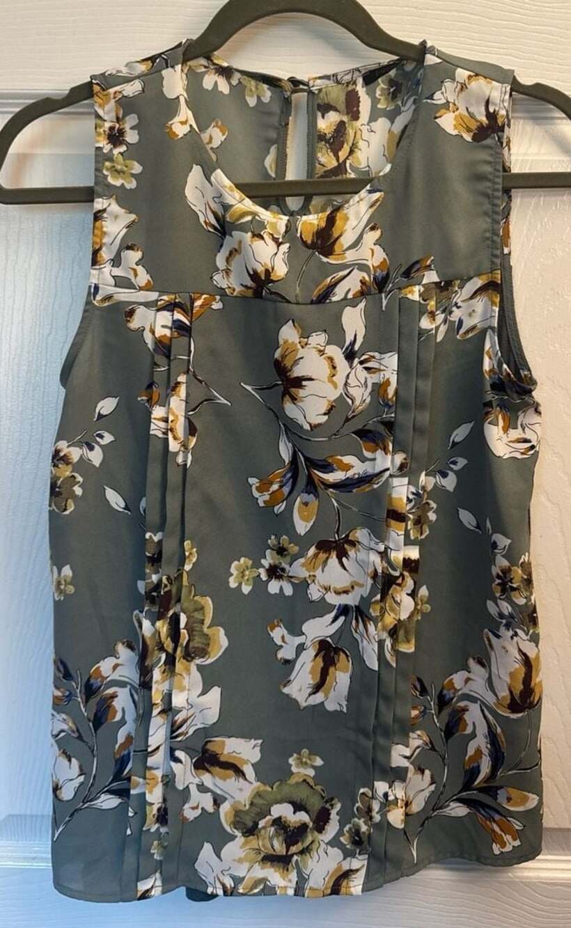 Papermoon Floral Sleeveless Pleated Front Blouse with Knit Back small